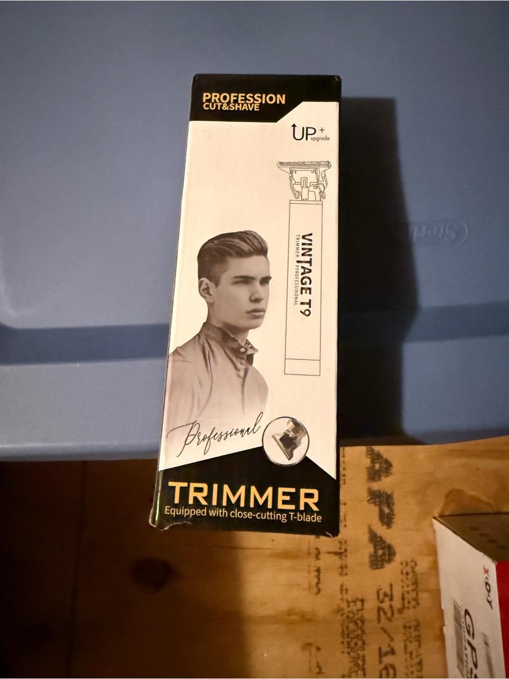 Vintage Trimmer in Black and White Professional Packaging